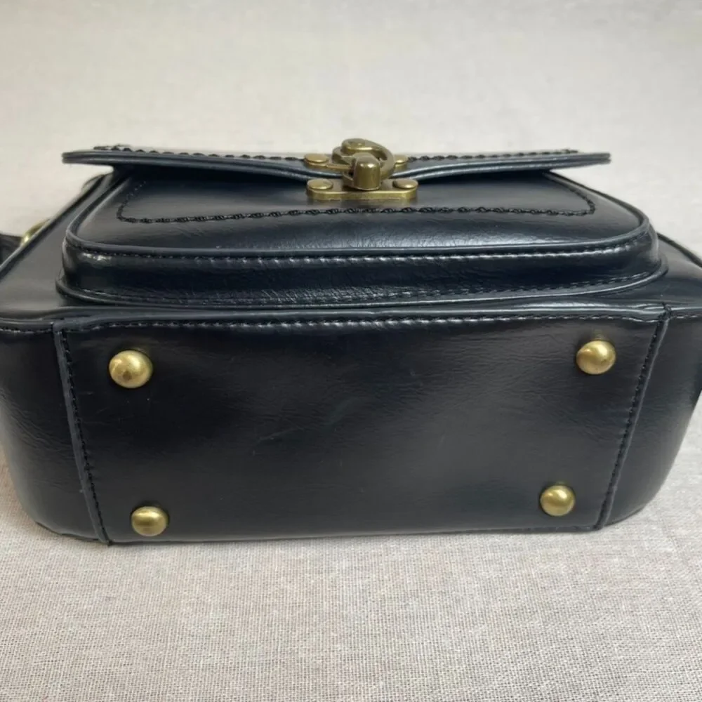 Vintage Inspired Black Vegan Leather Swing Lock Saddlebag Crossbody Purse - Picture 7 of 12